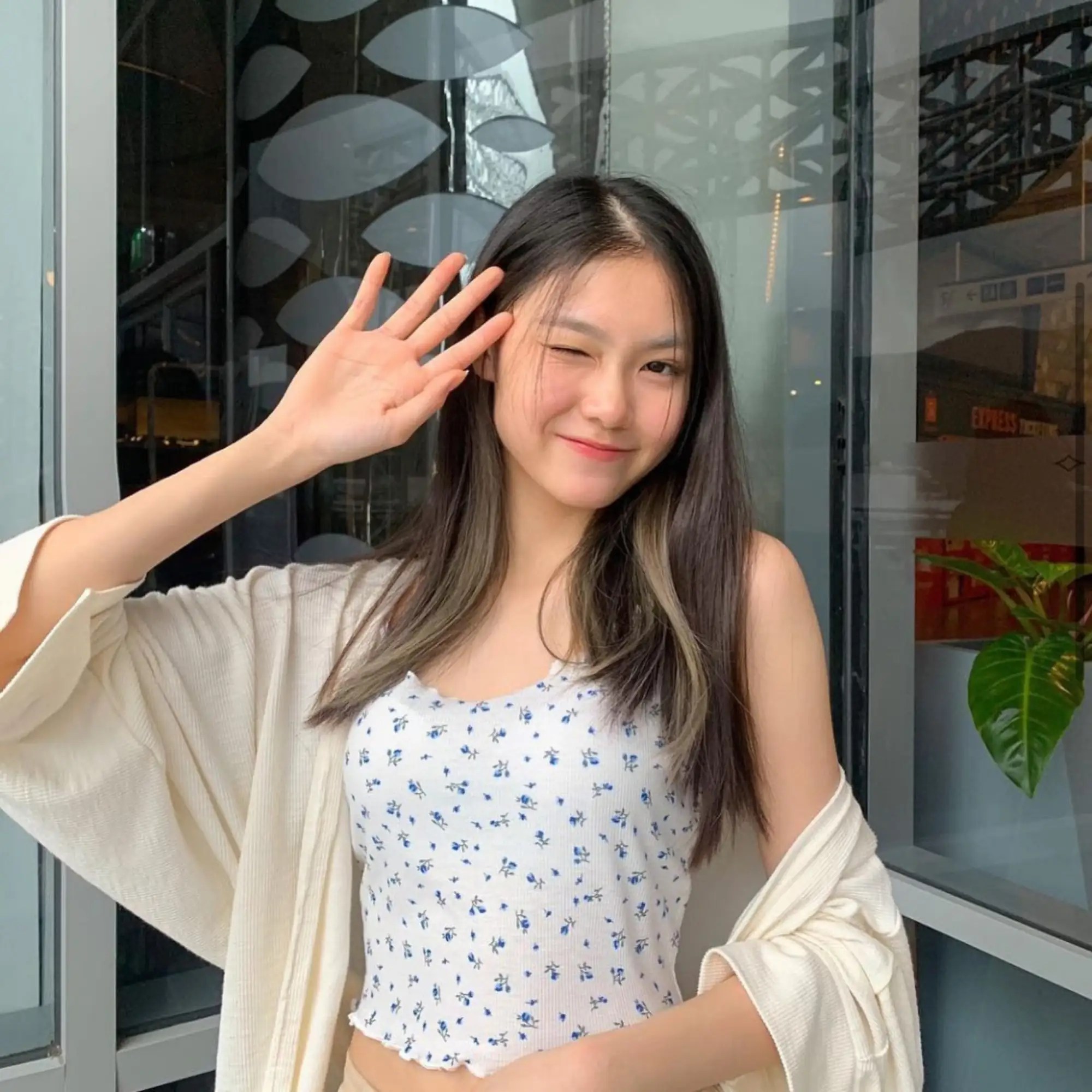 在足球场上